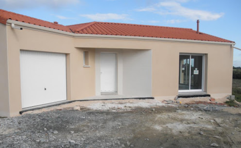 Façade remise à neuf grâce à une peinture résistante à Moissac