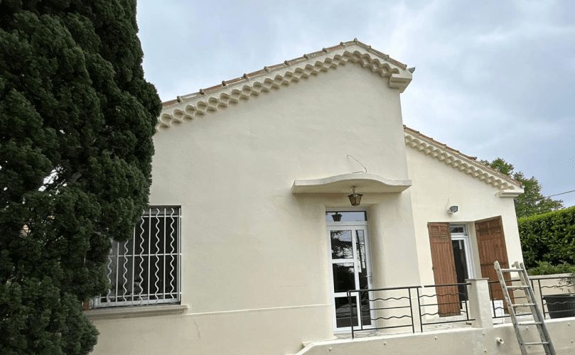 Maison moderne avec façade fraîchement peinte à Castelsarrasin