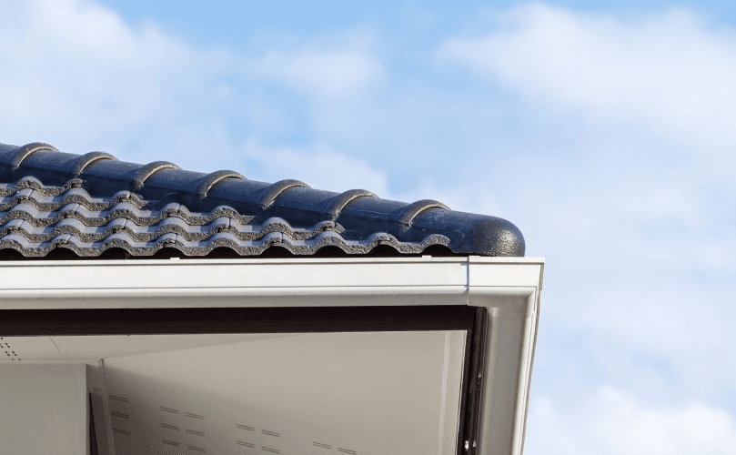 Pose dun habillage PVC sur bandeau de toiture à Montauban